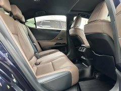 Lexus ES 200 Excellence Edition - ფოტო 17