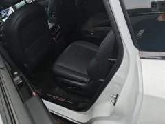 BYD eπ008 210Max Extended Range 6-Seater - ფოტო 11