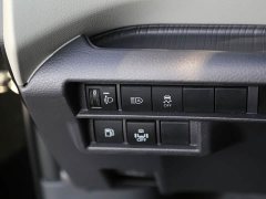 Toyota Emgrand 2.5L Gravia 2.5L Hybrid Comfort Edition - ფოტო 12