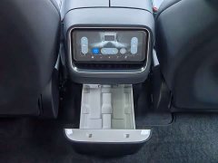 Xiaomi YU7 2025 Four-Wheel Drive Max Edition - ფოტო 13