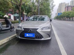 Lexus ES 200 Excellence Edition - ფოტო 2