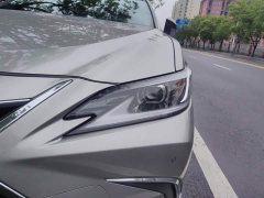Lexus ES 200 Excellence Edition - ფოტო 5