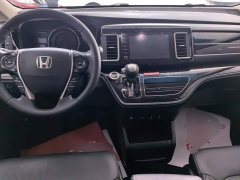 Honda Elysion 2.0L Hybrid Elite Edition - фото 12