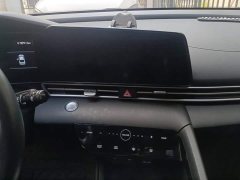 Hyundai Elantra 1.5L CVT Luxury - ფოტო 13