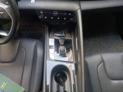 Hyundai Elantra 1.5L CVT Luxury - ფოტო 16