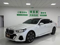 BMW 5 Series 525Li M Sport Package - ფოტო 1