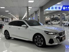 BMW 5 Series 525Li M Sport Package - ფოტო 3