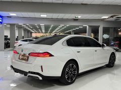 BMW 5 Series 525Li M Sport Package - ფოტო 9