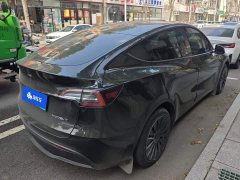 Tesla Model Y Standard Range RWD - ფოტო 3