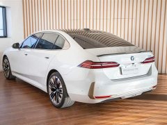 BMW 5 Series 530Li Luxury Edition Premium Package - ფოტო 10