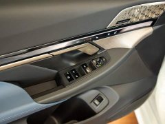 BMW 5 Series 530Li Luxury Edition Premium Package - ფოტო 12
