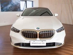 BMW 5 Series 530Li Luxury Edition Premium Package - ფოტო 4