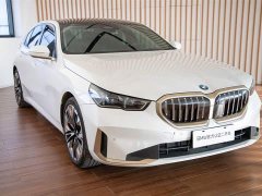 BMW 5 Series 530Li Luxury Edition Premium Package - ფოტო 5