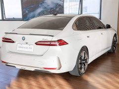 BMW 5 Series 530Li Luxury Edition Premium Package - ფოტო 7