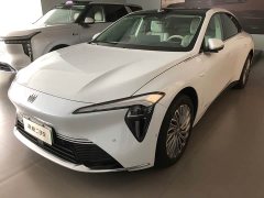 Buick Zhijing L7 Extended Range Avvia - ფოტო 1