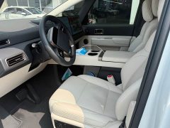 Li Auto MEGA Home Family Edition - ფოტო 3