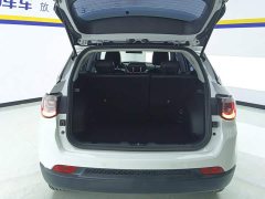 Jeep 220T Automatic Leading Edition - ფოტო 4