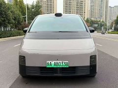 Li Auto Li Xiang MEGA Ultra - ფოტო 1