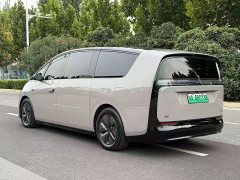 Li Auto Li Xiang MEGA Ultra - ფოტო 9