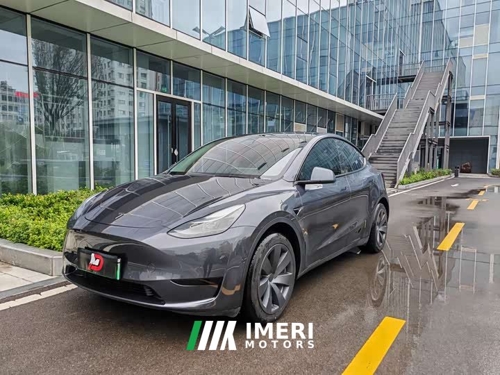 Tesla Model Y Rear-Wheel Drive