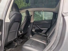 Tesla Model Y Rear-Wheel Drive - ფოტო 4