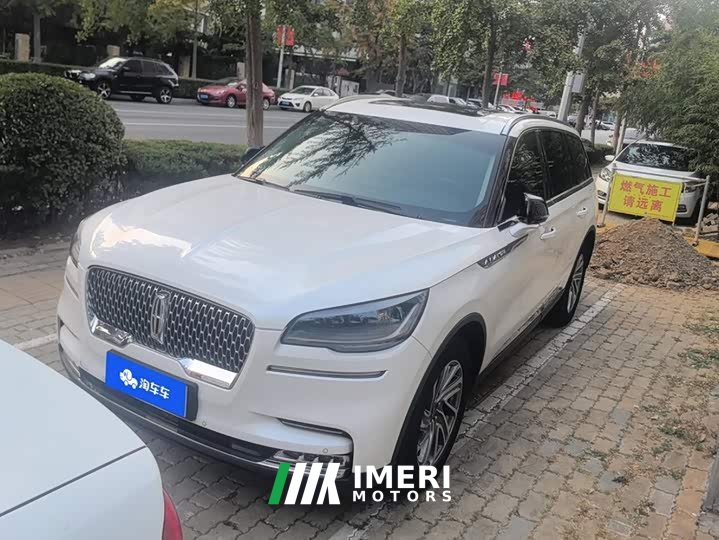 Lincoln Flying Spur Aviator 3.0T V6 AWD Premium - ავტომობილი ჩინეთიდან