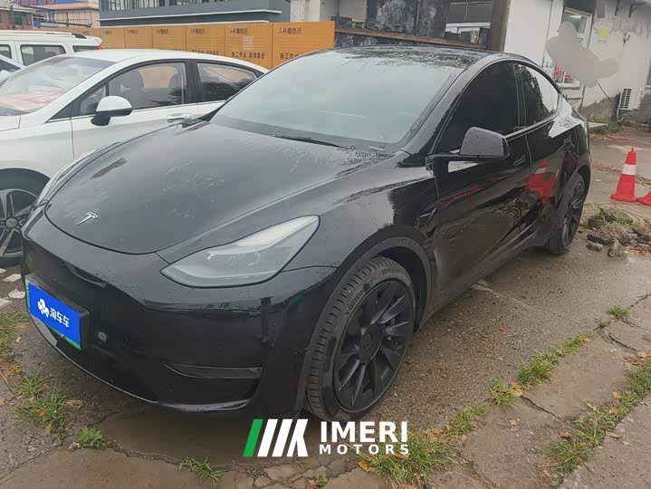 Tesla Model Y Standard Range RWD