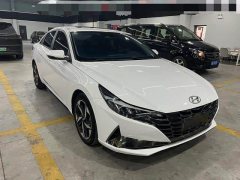 Hyundai Elantra 2022 1.5L CVT Luxury - ფოტო 3