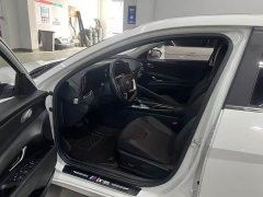 Hyundai Elantra 1.5L CVT Luxury - ფოტო 4