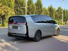 Li Auto Li Xiang MEGA Ultra - ფოტო 9