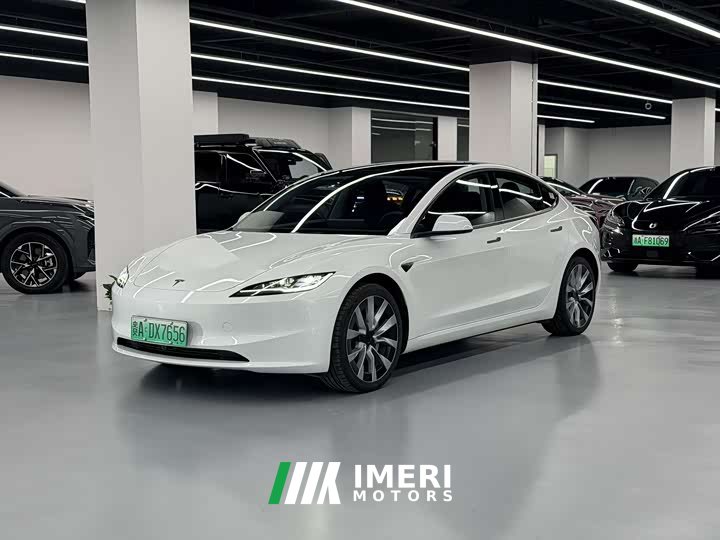 Tesla Model 3 Long Range Rear-Wheel Drive