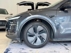 Tesla Model Y Rear-Wheel Drive - ფოტო 16