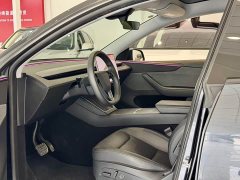 Tesla Model Y Rear-Wheel Drive - ფოტო 4