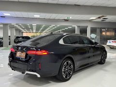 BMW 5 Series 530Li Premier M Sport Package - ფოტო 9