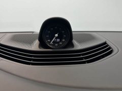 Porsche Taycan - ფოტო 8