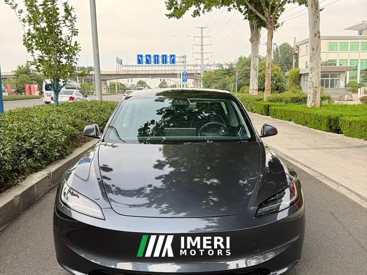 Tesla Model 3 Rear-Wheel Drive