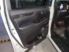 Lexus LM 2020 300h Four-Seat Royal Edition - ფოტო 7