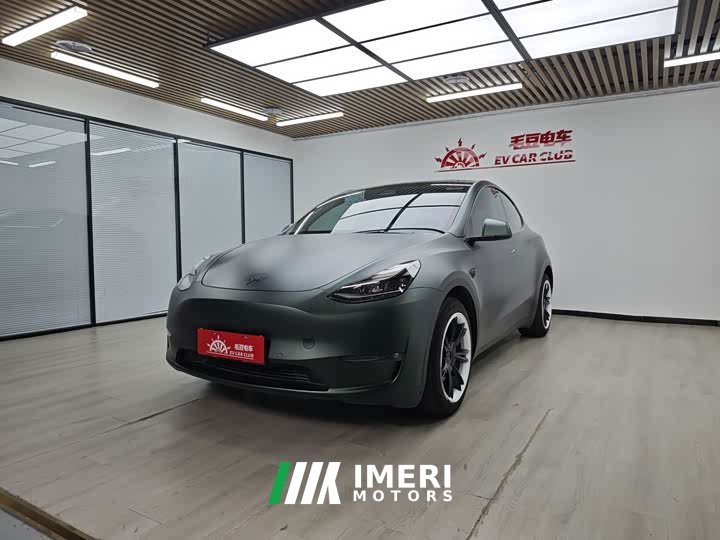 Tesla Model Y Standard Range RWD