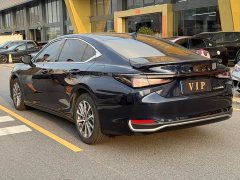 Lexus ES 300h Premium Edition - ფოტო 9