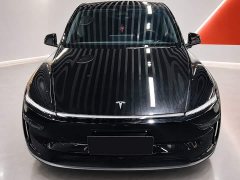 Tesla Model Y Rear-Wheel Drive - ფოტო 2