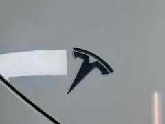 Tesla Model Y Long Range All-Wheel Drive - ფოტო 5