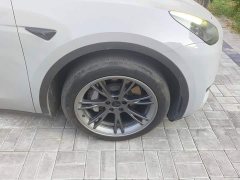 Tesla Model Y Rear-Wheel Drive - ფოტო 6