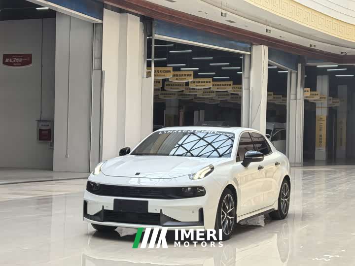 Lynk & Co 03 2.0T Diesel DCT Pro