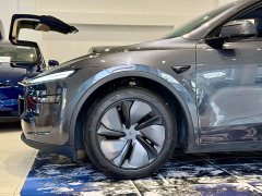 Tesla Model Y Rear-Wheel Drive - ფოტო 10