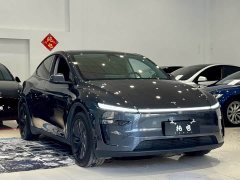 Tesla Model Y Rear-Wheel Drive - ფოტო 3