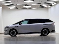 XPeng X9 640 AWD High Performance Max - ფოტო 4