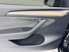 Tesla Model Y Standard Range RWD - ფოტო 13