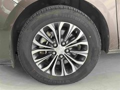 Buick GL8 Land Official Business Class 652T Comfort Edition - ფოტო 5