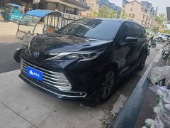 Toyota Sienna 2023 2.5L Hybrid Platinum Edition - ფოტო 1