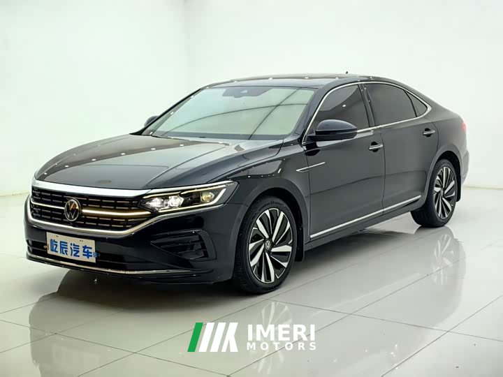 Volkswagen Passat 330TSI Luxury